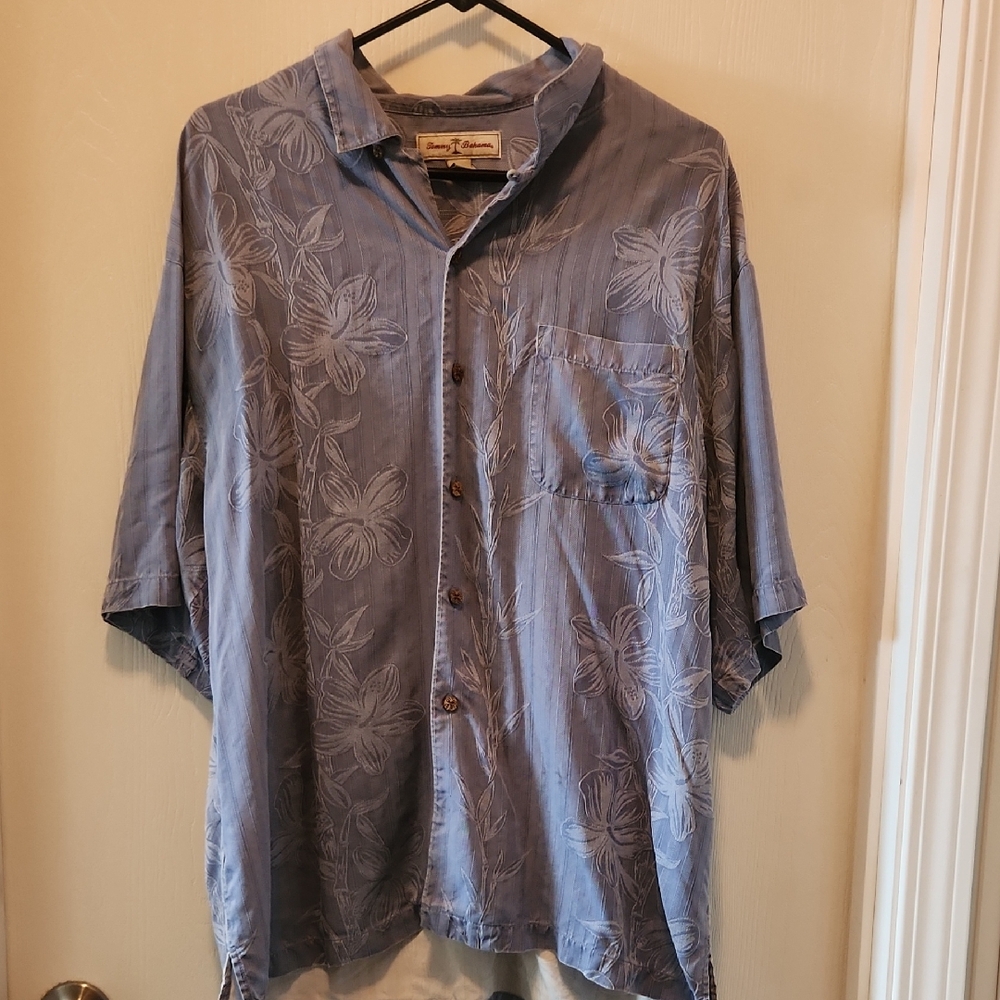 * Tommy Bahama Light Blue Floral Button Down 100% Silk Button Down Shirt